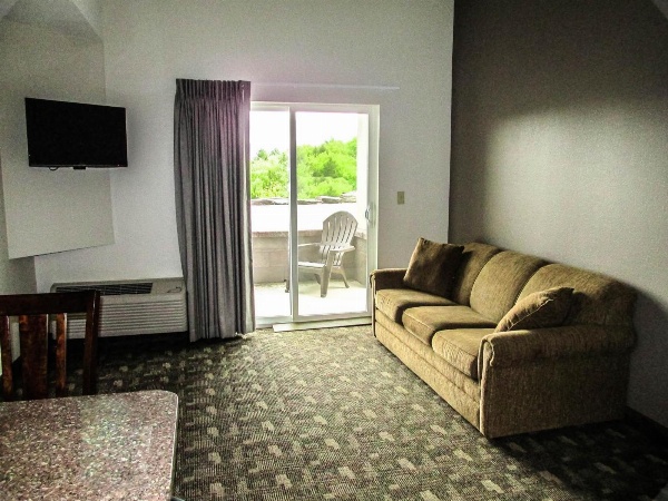 Crystal Springs Inn And Suites image 2