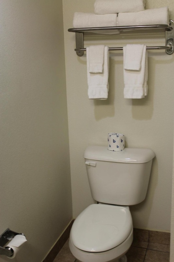 Crystal Springs Inn And Suites image 3