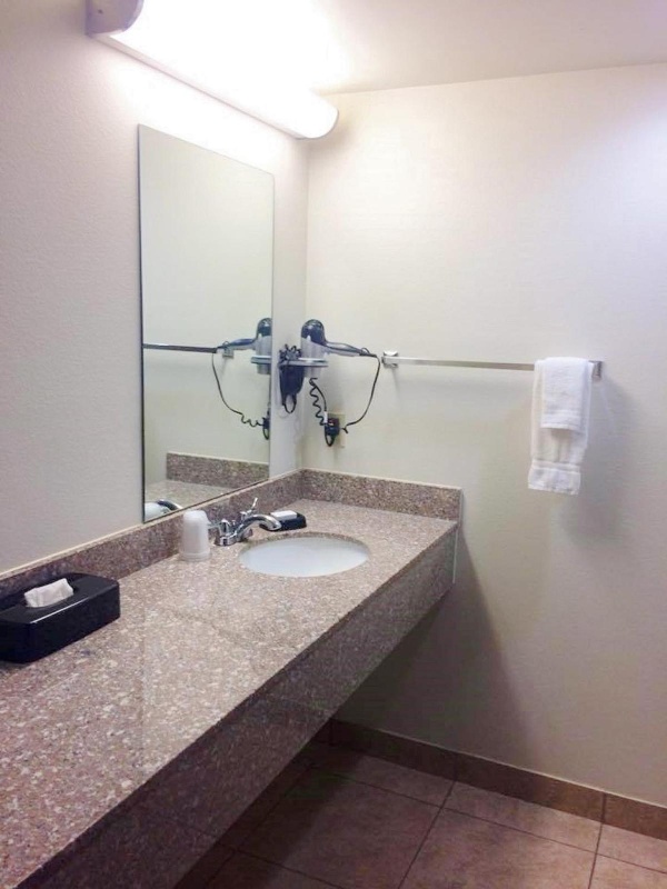Crystal Springs Inn And Suites image 4