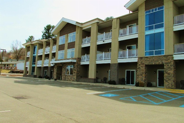 Crystal Springs Inn And Suites image 6